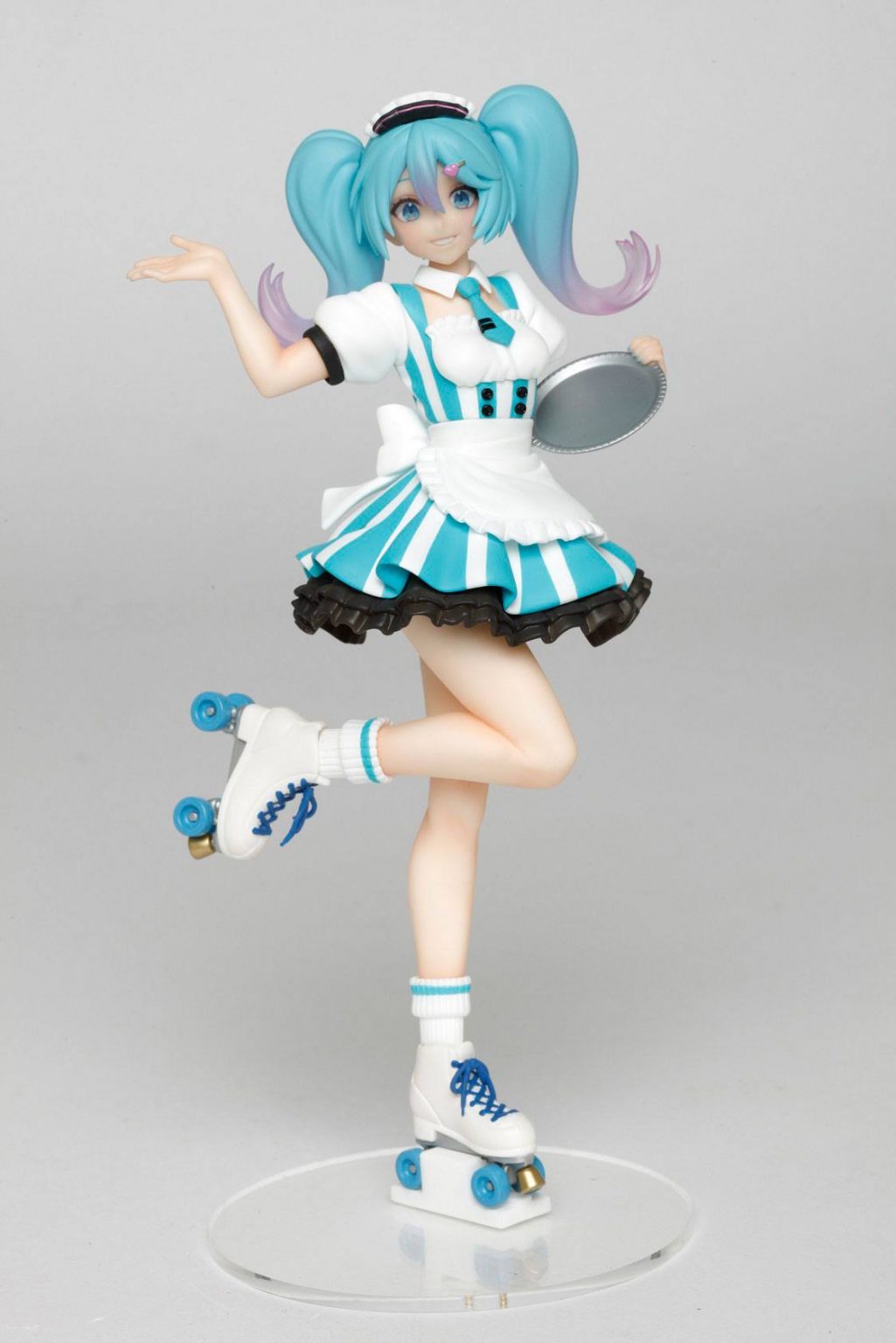 hatsune miku maid figure